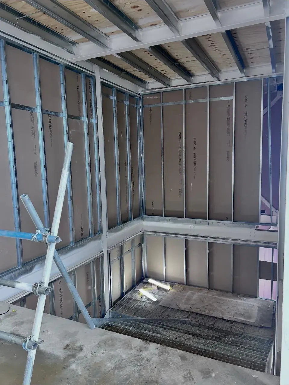 Stairwell shaft lining